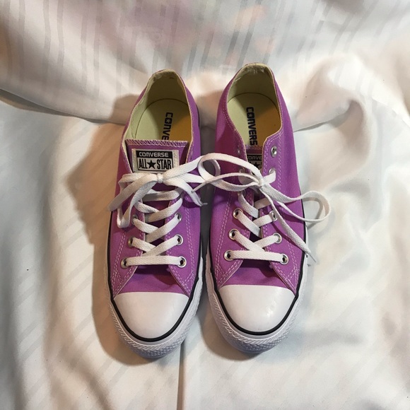 light purple chuck taylors